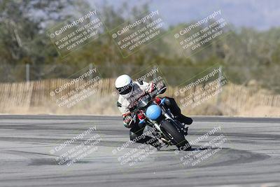 media/Dec-01-2025-Moto Forza (Mon) [[2daa91e15f]]/3-Beginner Group/Session 3 (Turn 3)/